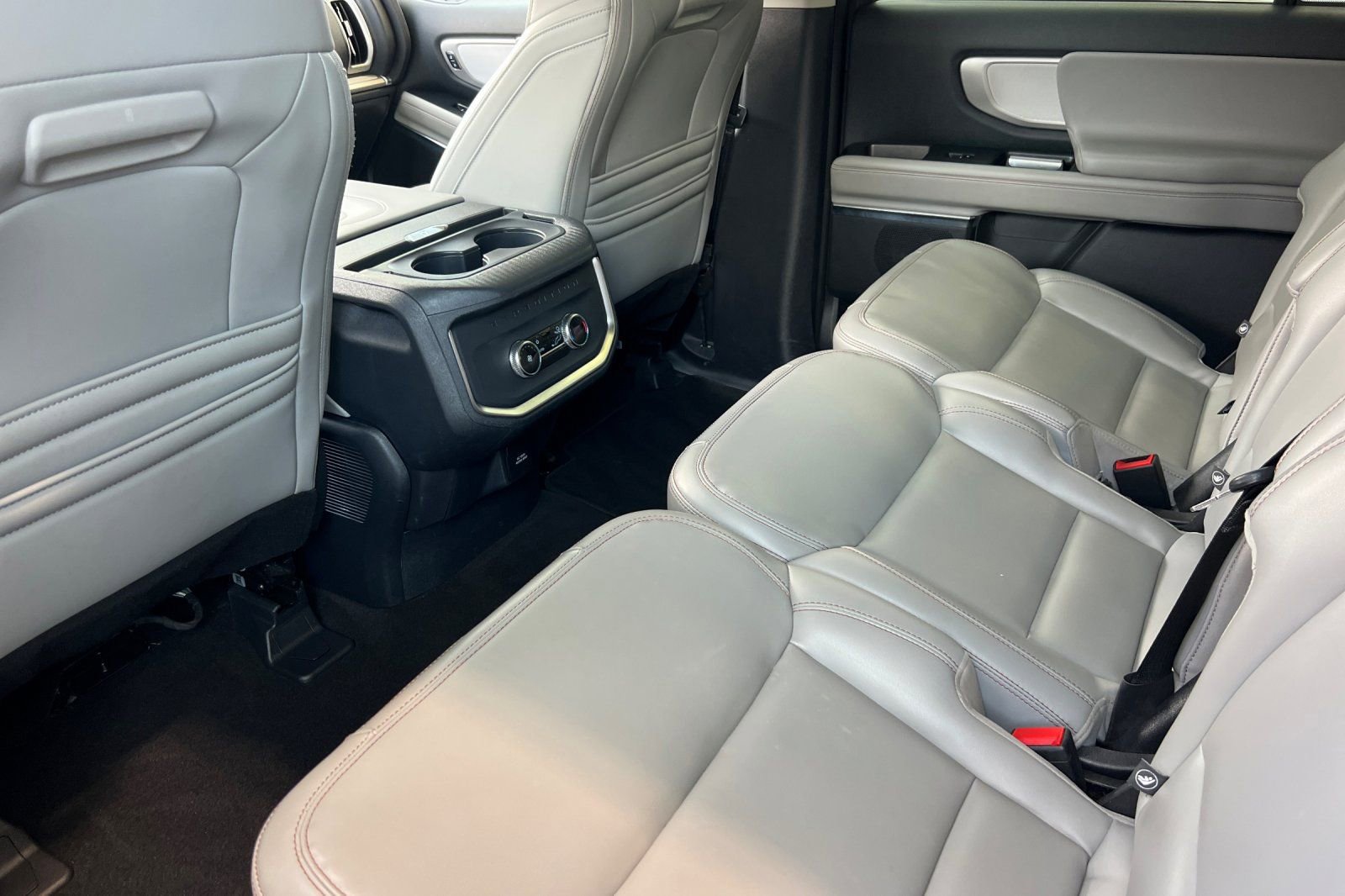 Certified 2025 Ford Expedition Max Active AWD/4WD image 4