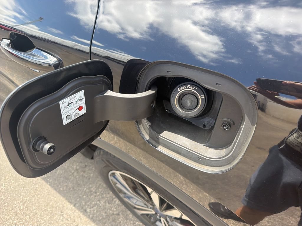 Certified 2022 Ford Escape SEL w/ SEL Stealth AWD Package image 51