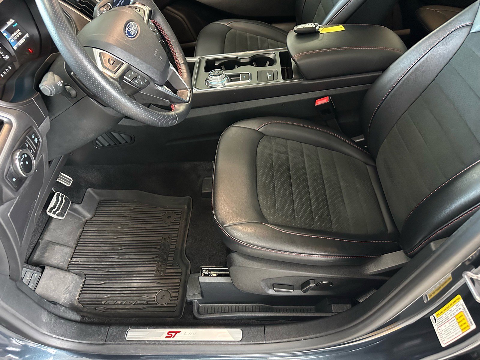 Certified 2024 Ford Edge ST-Line w/ Class II Trailer Tow Package image 16