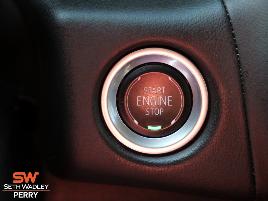 Used 2024 Chevrolet Suburban LT image 23