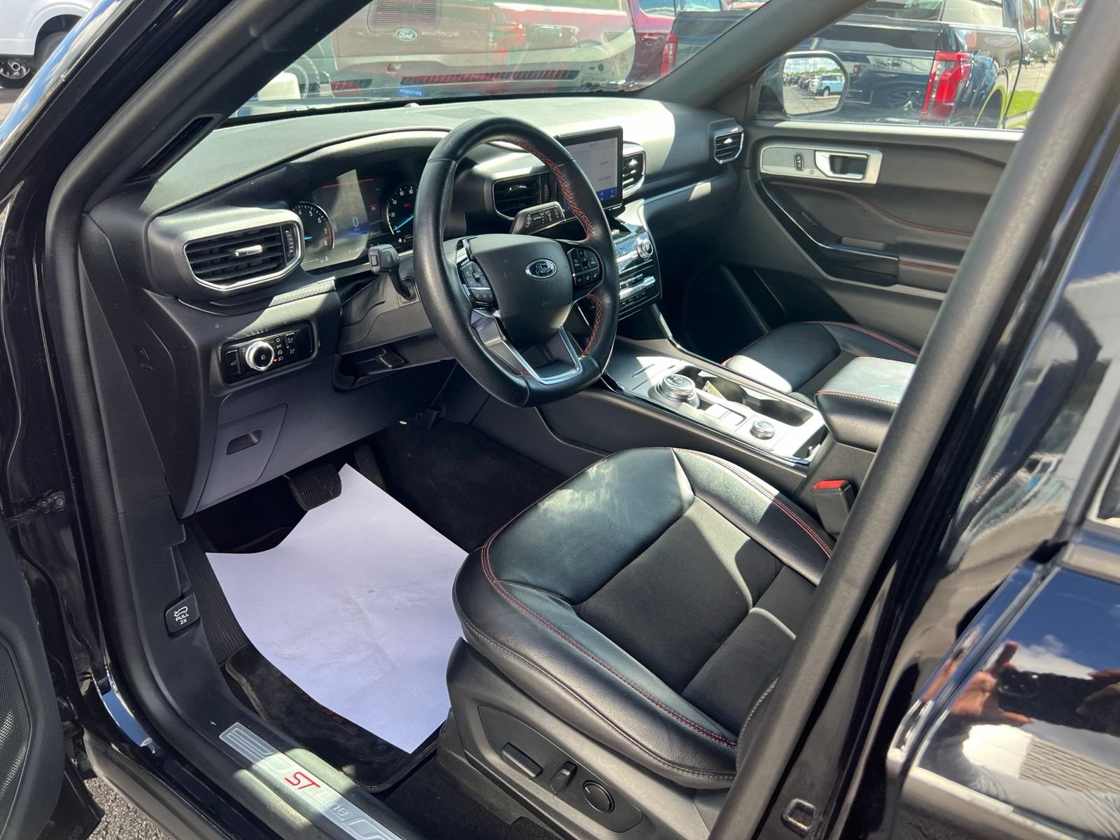 Certified 2023 Ford Explorer ST-Line AWD/4WD image 26