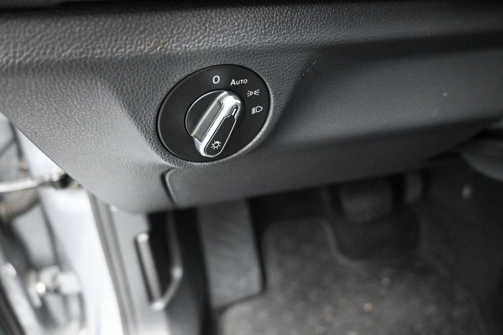 Used 2023 Volkswagen Jetta SE FWD image 13