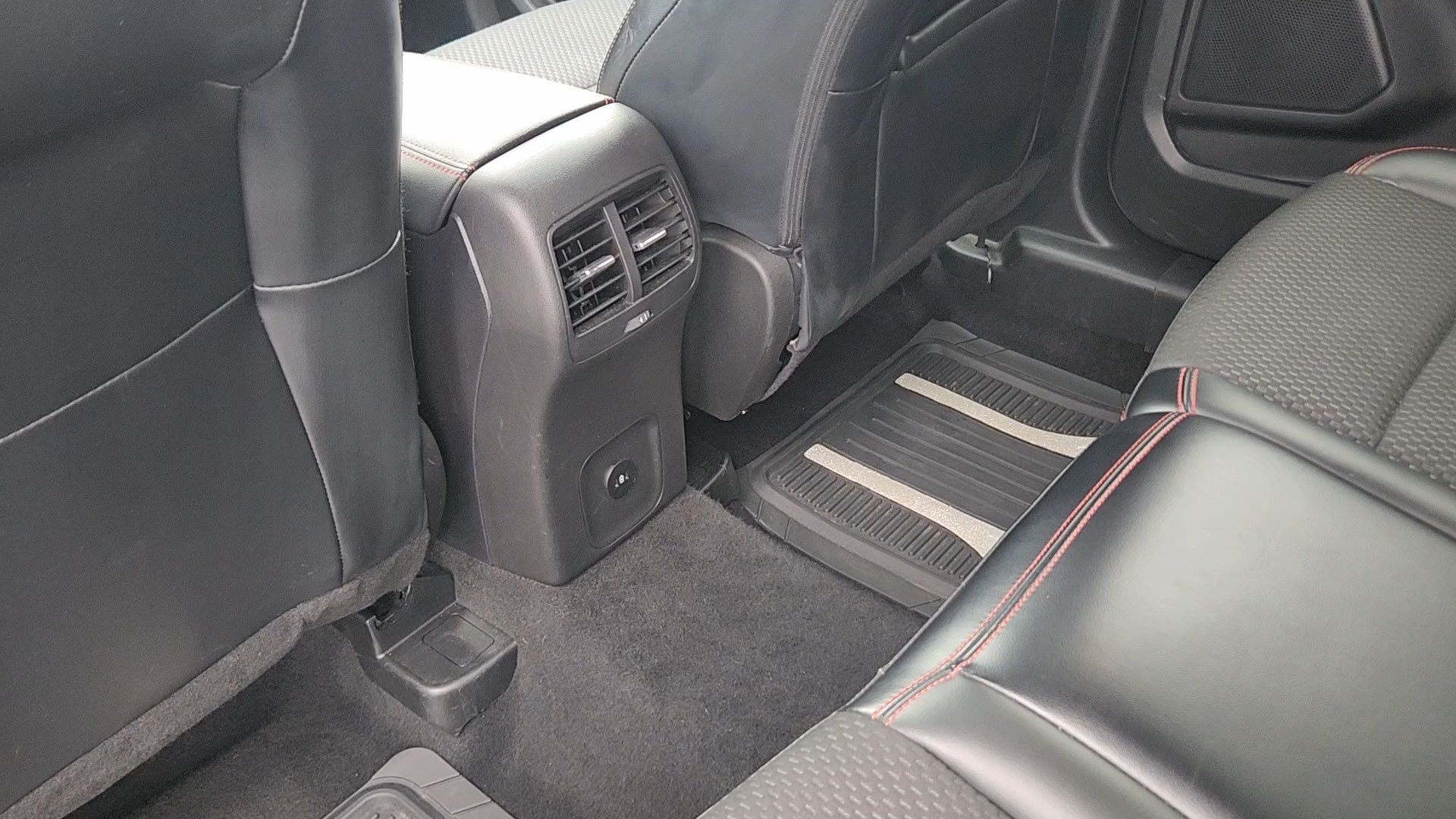 Certified 2023 Ford Escape ST-Line AWD/4WD image 17