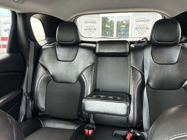 Used 2019 Jeep Cherokee Trailhawk AWD/4WD image 14