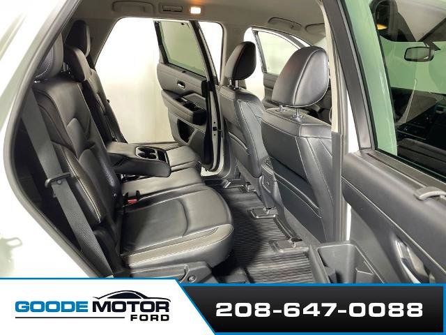 Used 2022 Nissan Pathfinder SL w/ Cargo Package AWD/4WD image 23