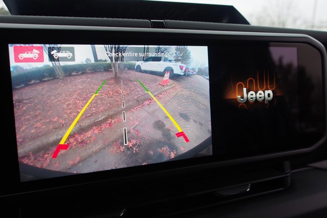 Used 2024 Jeep Wrangler Unlimited Sahara w/ Technology Group image 32