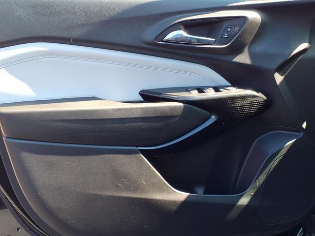 Used 2024 Chevrolet Trax LT w/ Driver Confidence Package FWD image 15