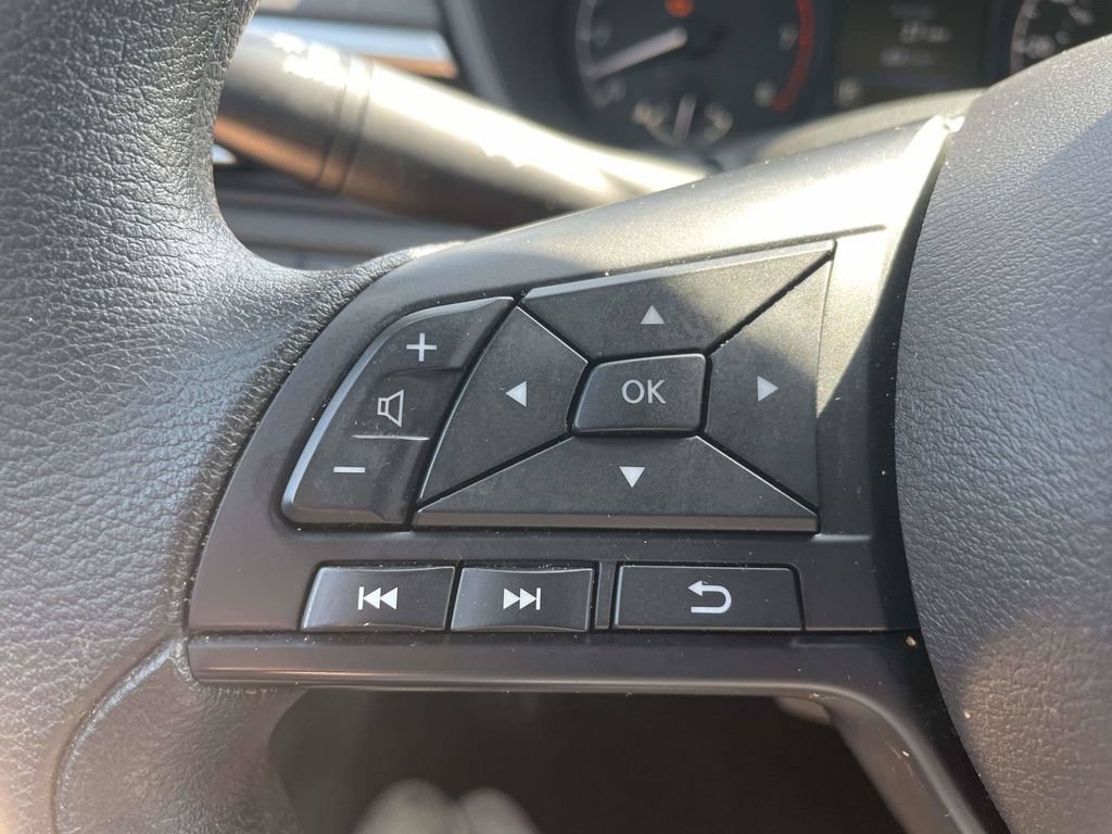 Used 2025 Nissan Altima 2.5 S FWD image 25