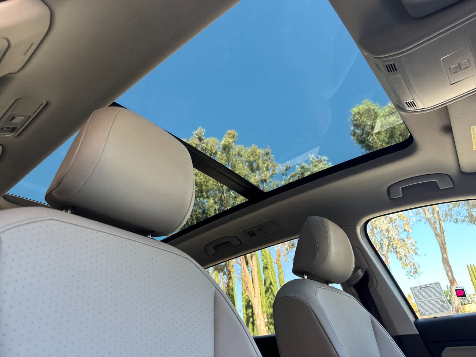 Used 2019 Volkswagen Tiguan SE w/ Panoramic Sunroof Package FWD image 19