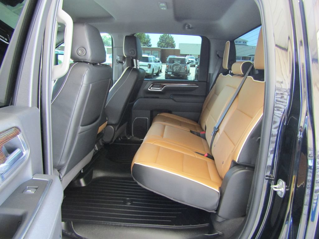 Used 2025 GMC Sierra 2500 SLE w/ SLE Value Package; AWD/4WD image 33