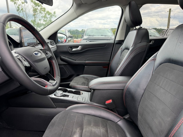 Certified 2022 Ford Escape SEL w/ SEL Stealth AWD Package image 17