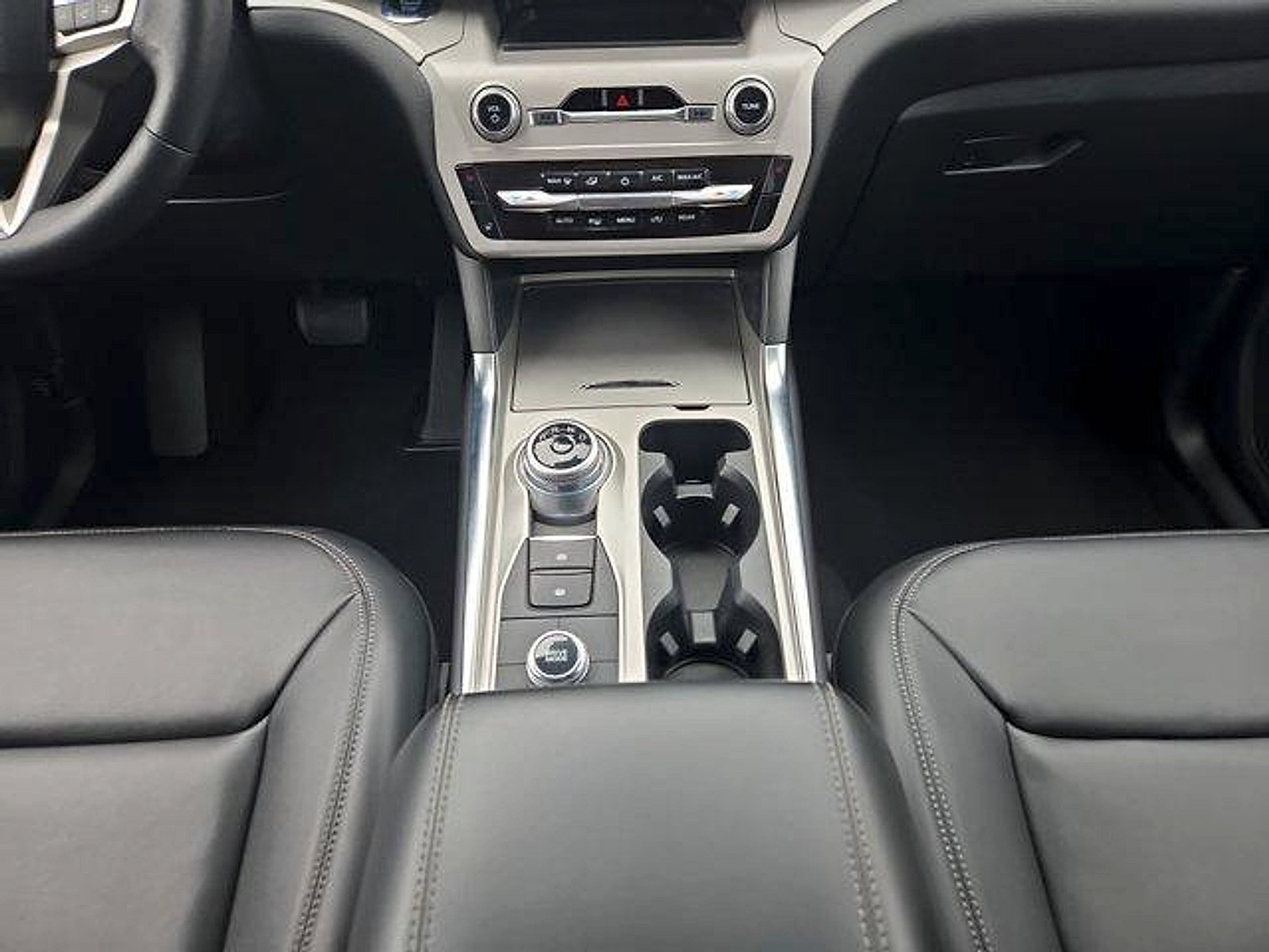 Certified 2023 Ford Explorer XLT w/ Equipment Group 202A AWD/4WD image 21