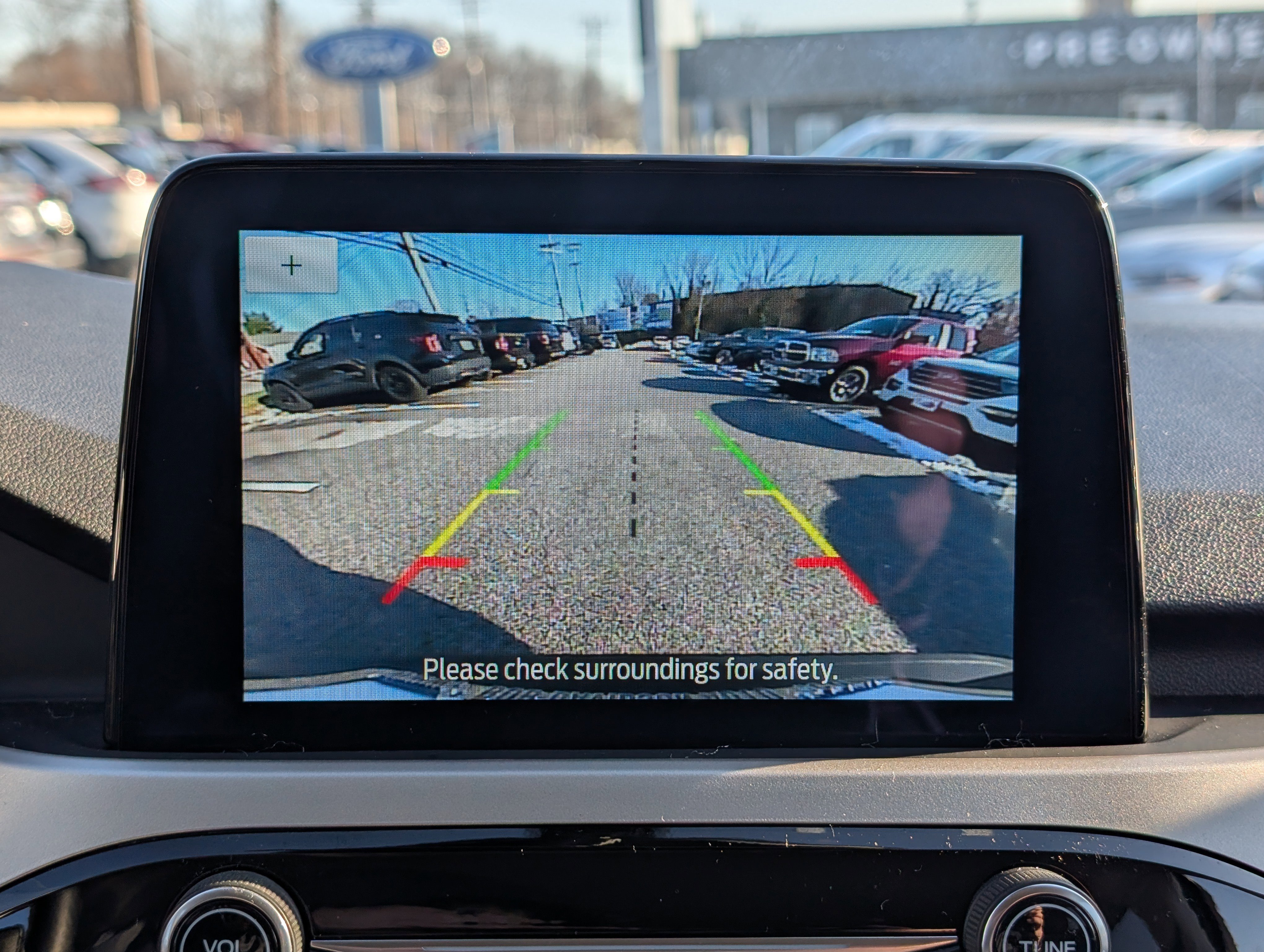 Certified 2022 Ford Escape SE w/ SE Sport Appearance Package image 29