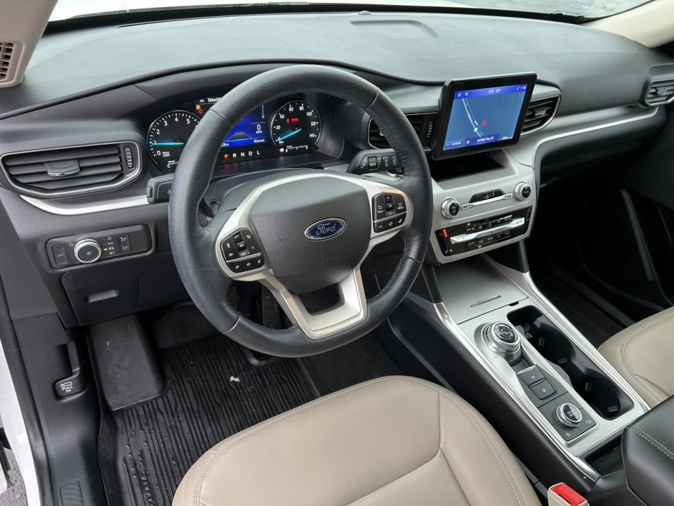 Certified 2022 Ford Explorer XLT w/ Equipment Group 202A image 23
