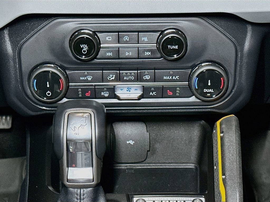 Certified 2022 Ford Bronco Badlands w/ Sasquatch Package AWD/4WD image 13
