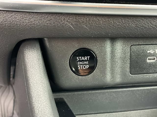 Used 2025 Nissan Rogue S FWD image 17