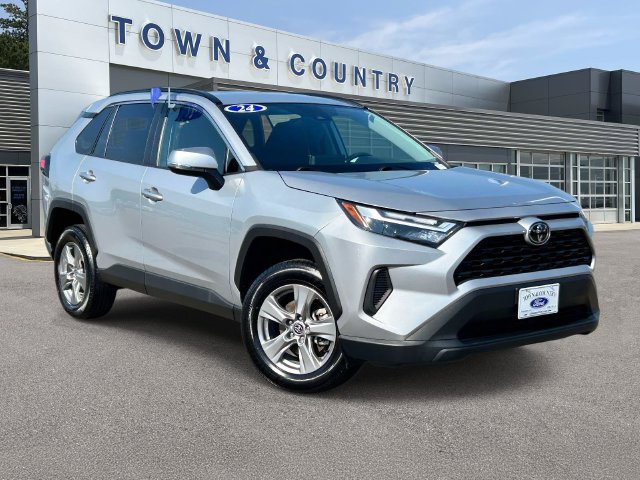 Used 2024 Toyota RAV4 XLE FWD image 1