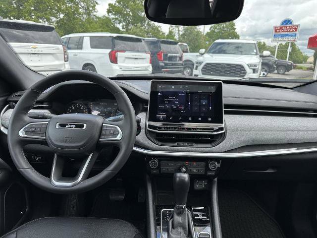 Used 2023 Jeep Compass Latitude w/ Sun and Sound Group AWD/4WD image 24