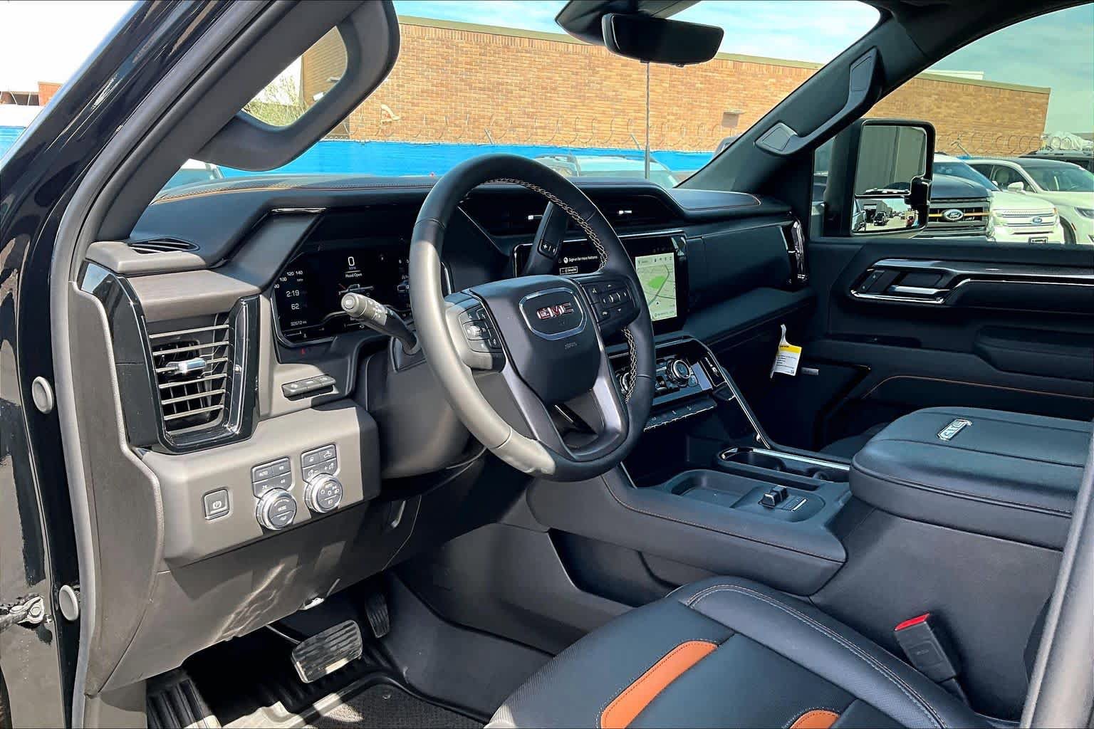 Used 2025 GMC Sierra 2500 AT4 w/ AT4 Premium Plus Package AWD/4WD image 18