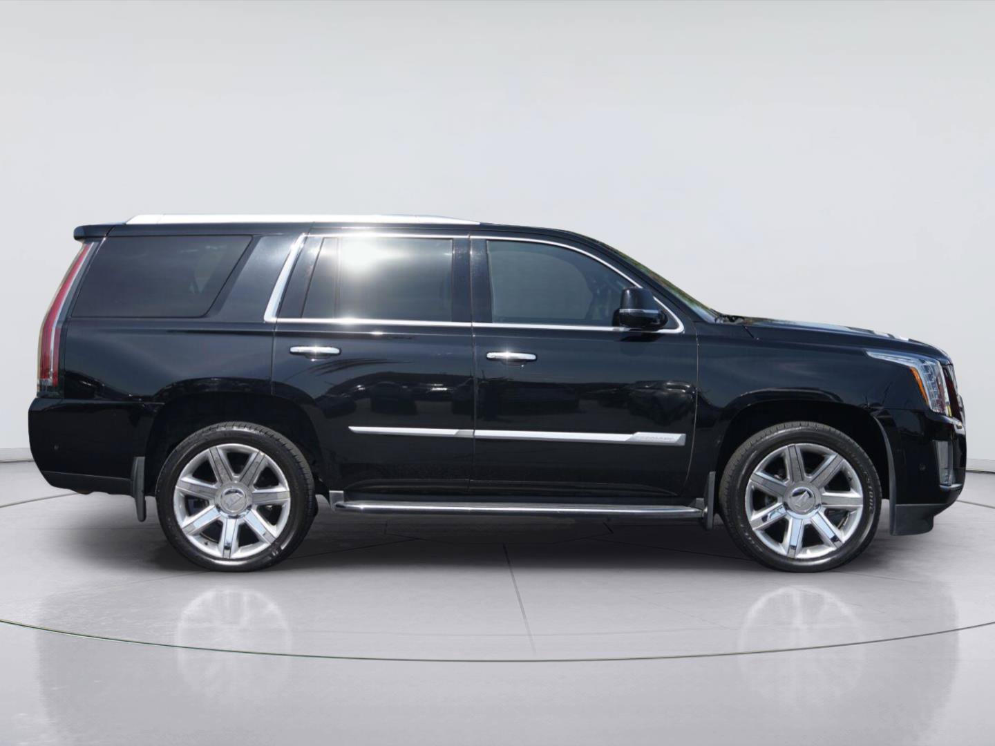 Used 2019 Cadillac Escalade Luxury AWD/4WD image 5