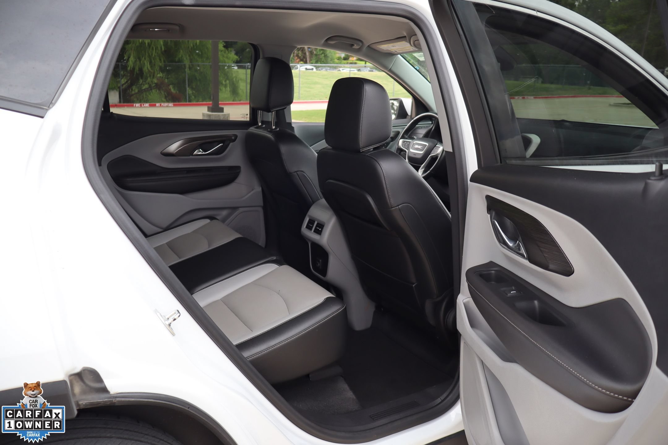 Used 2024 GMC Terrain SLT FWD image 27