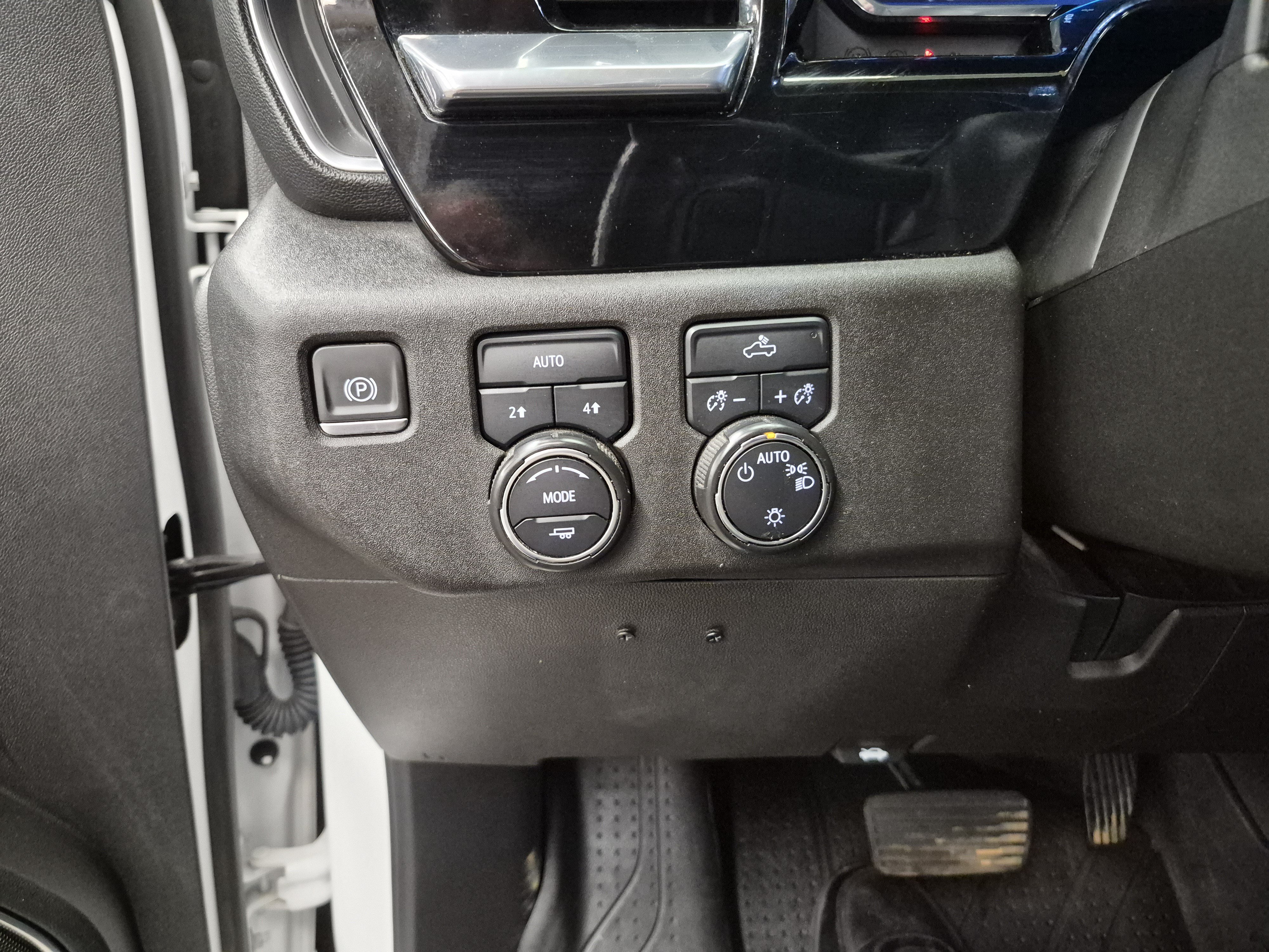 Used 2023 Chevrolet Silverado 1500 LT w/ Protection Package AWD/4WD image 23
