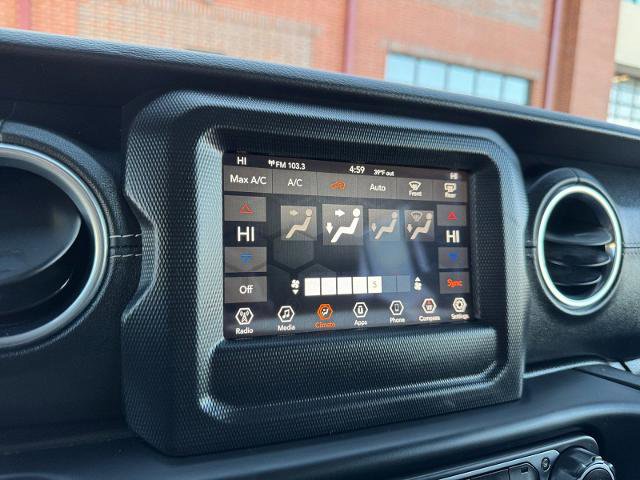 Used 2018 Jeep Wrangler Unlimited Sahara image 23