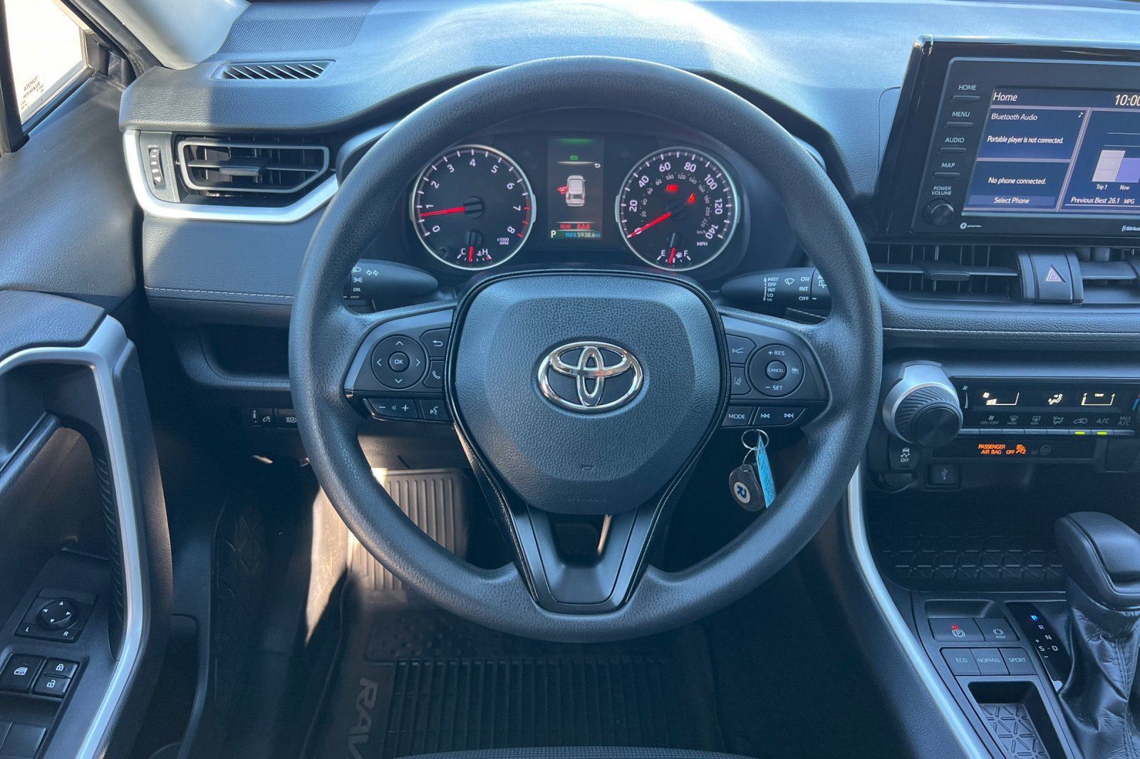 Used 2021 Toyota RAV4 LE FWD image 16