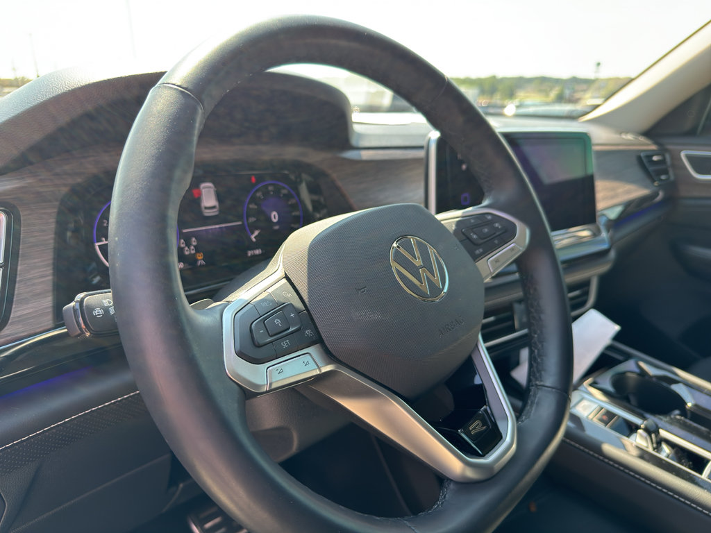 Used 2025 Volkswagen Atlas SEL Premium R-Line AWD/4WD image 18
