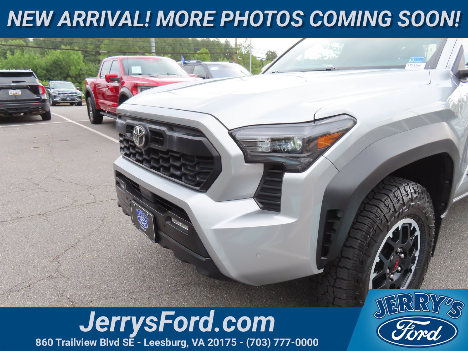 Used 2024 Toyota Tacoma TRD Off-Road w/ TRD Off Road Premium Package AWD/4WD image 9