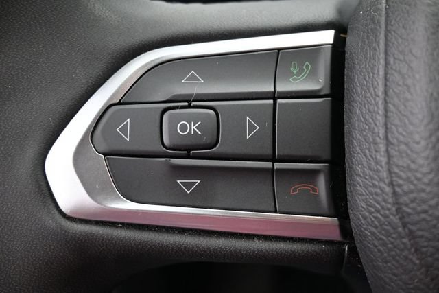 Used 2024 Jeep Compass Latitude AWD/4WD image 16
