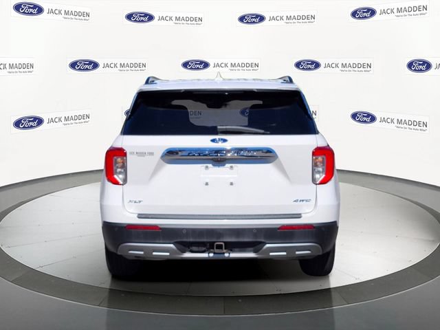 Certified 2022 Ford Explorer XLT w/ Equipment Group 202A AWD/4WD image 4