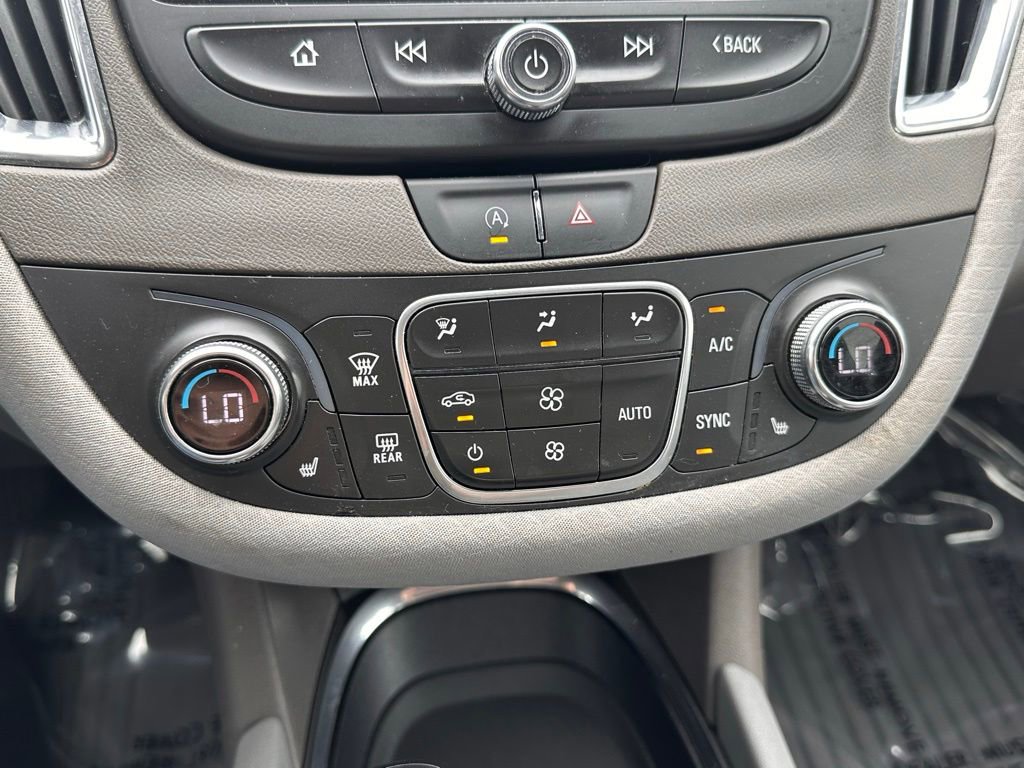 Used 2020 Chevrolet Malibu LT FWD image 27