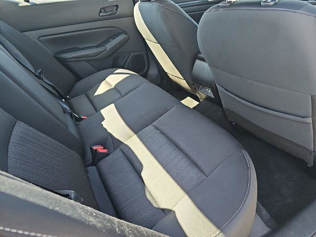 Used 2024 Nissan Altima 2.5 SV FWD image 11