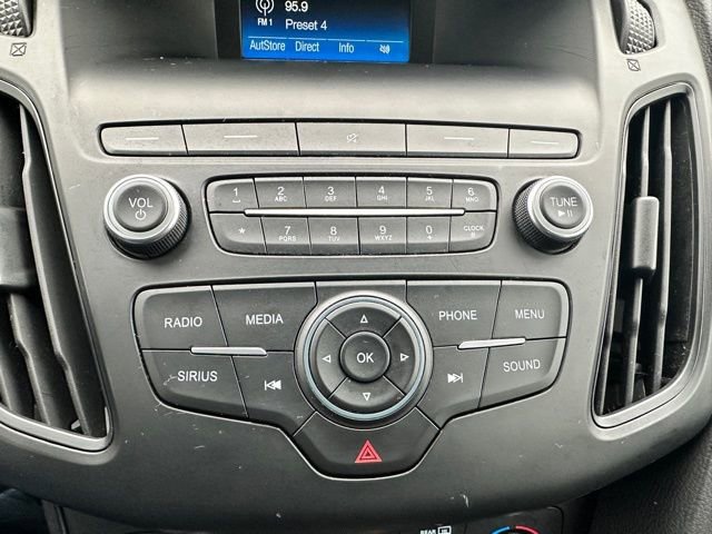 Certified 2018 Ford Focus SE image 15