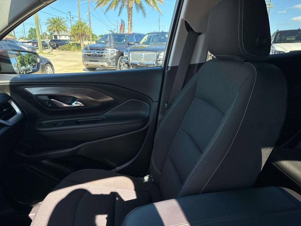 Used 2024 GMC Terrain SLE FWD image 18