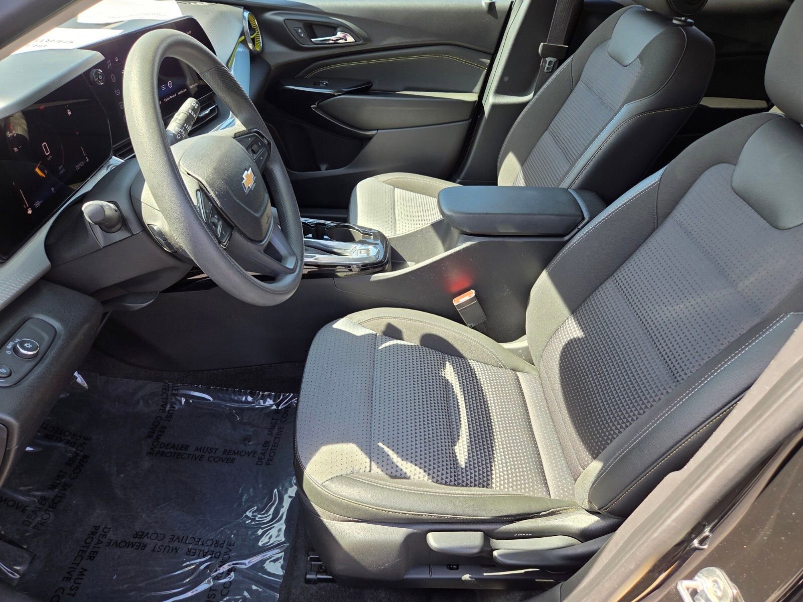 Used 2025 Chevrolet Trax LT image 10