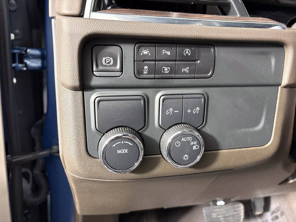 Used 2025 Chevrolet Tahoe LS RWD image 13