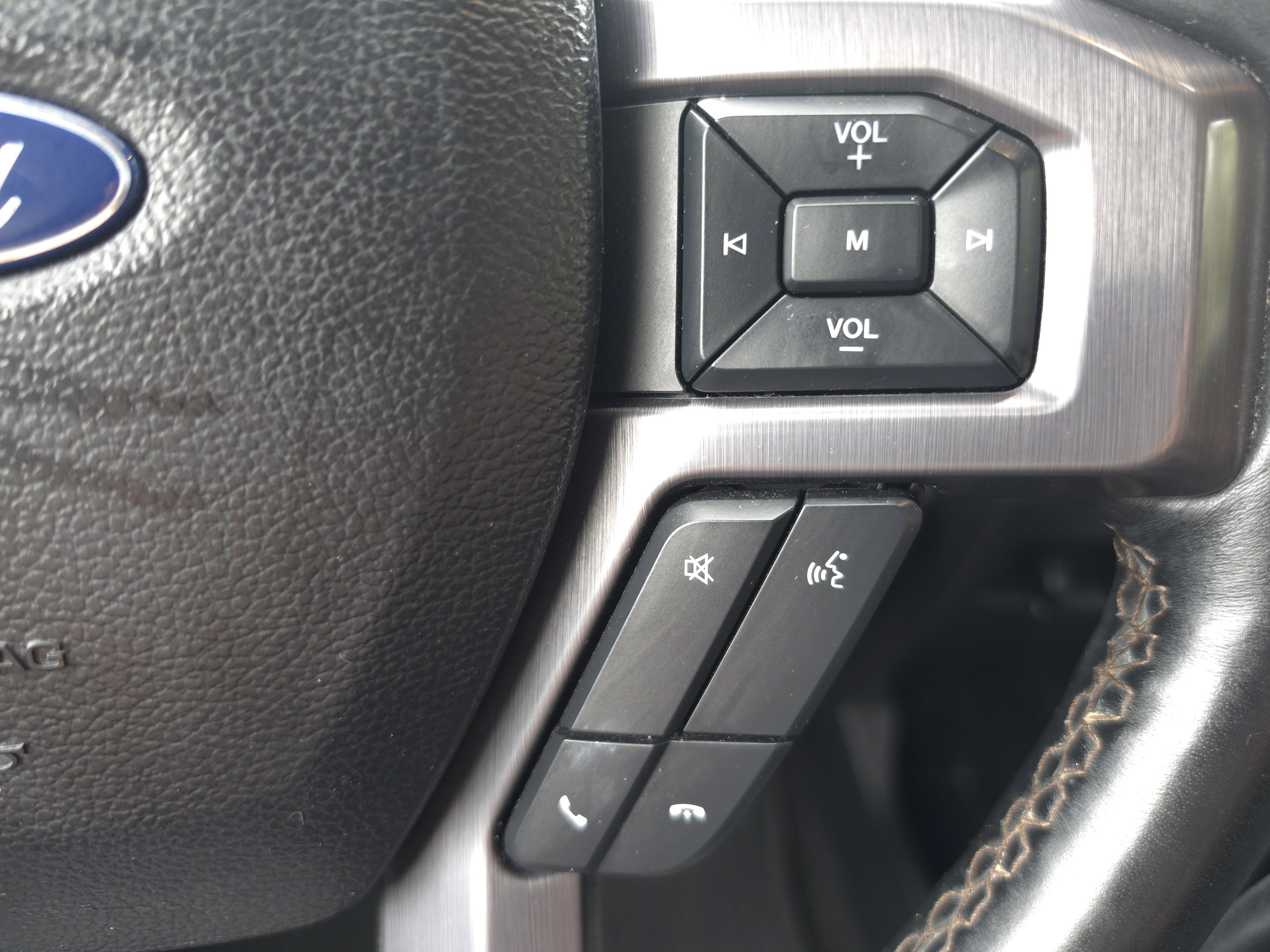 Used 2022 Nissan Pathfinder SV w/ SV Premium Package AWD/4WD image 14