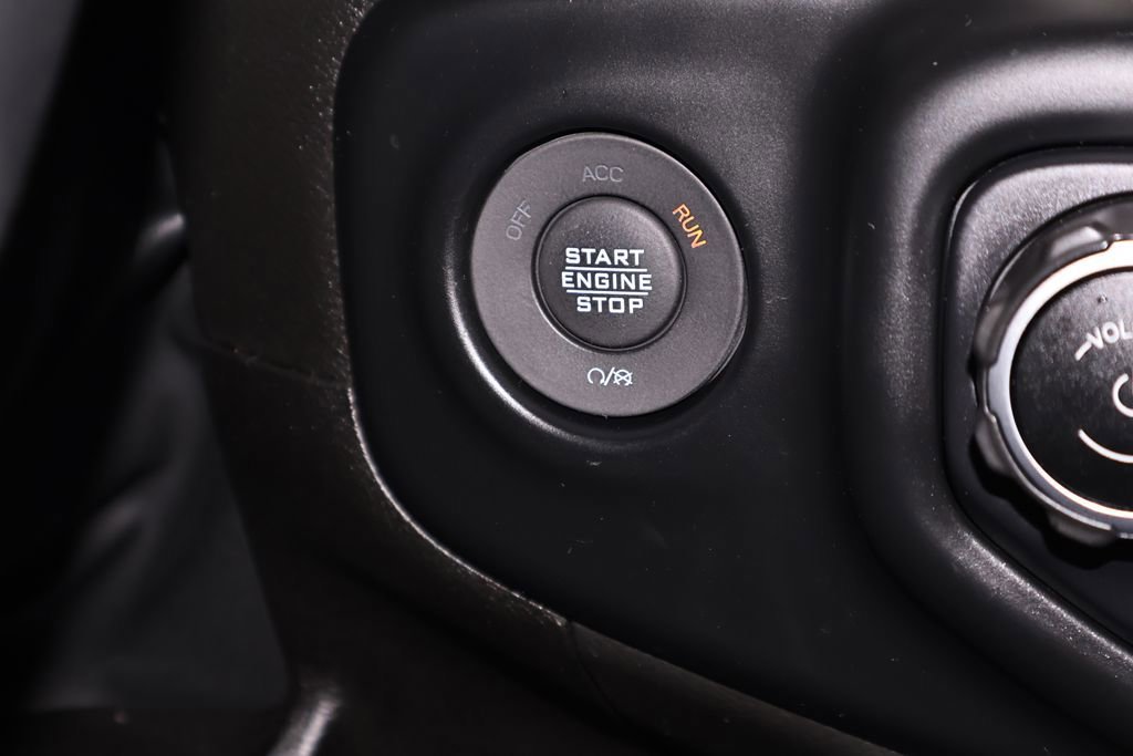 Used 2023 Jeep Gladiator Willys image 25