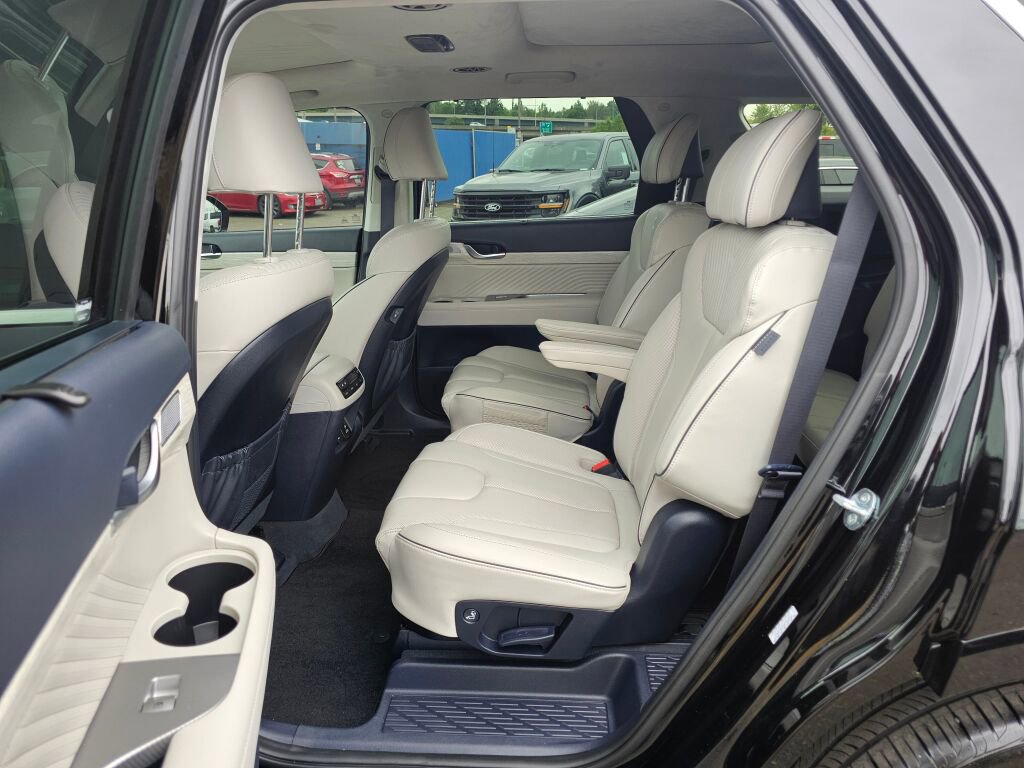 Used 2025 Hyundai Palisade Calligraphy AWD/4WD image 12