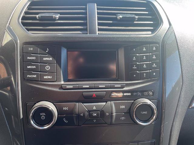 Certified 2019 Ford Explorer XLT w/ Class III Trailer Tow Package AWD/4WD image 17