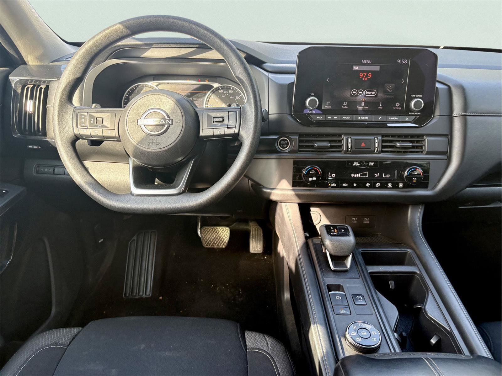 Used 2023 Nissan Pathfinder S AWD/4WD image 11