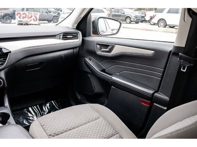 Certified 2022 Ford Escape SE w/ SE Sport Appearance Package image 15