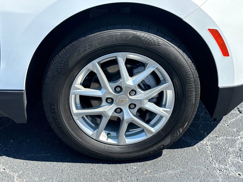 Used 2023 Chevrolet Equinox LS w/ LS Convenience Package image 12