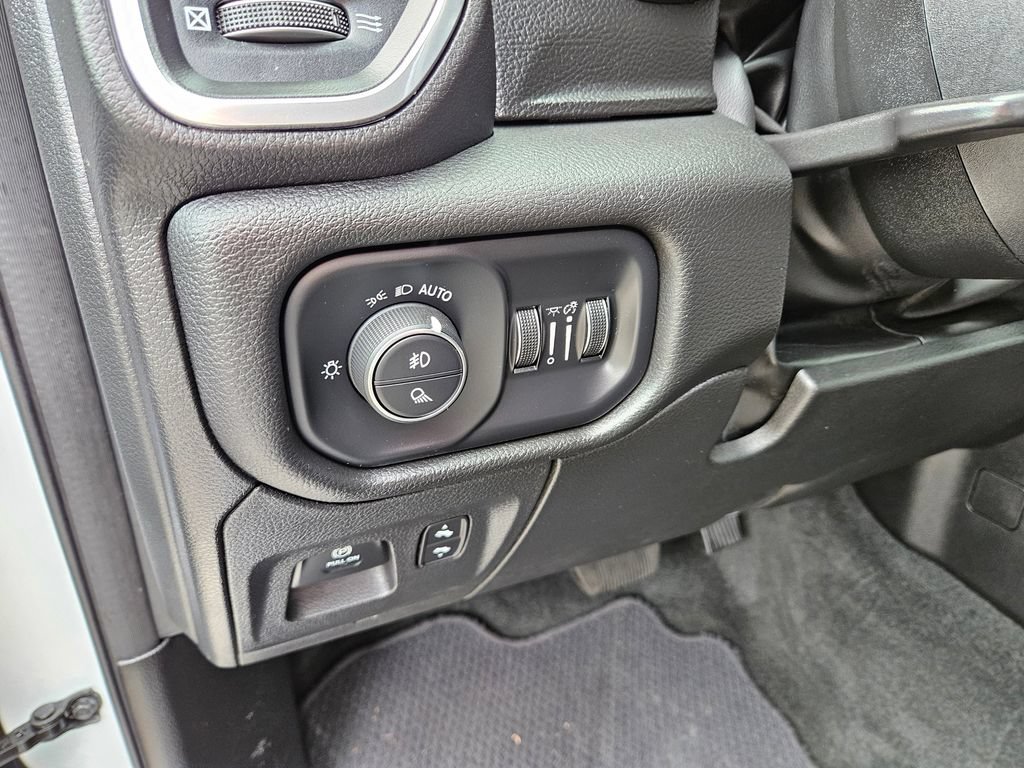 Used 2023 RAM 1500 Laramie AWD/4WD image 25