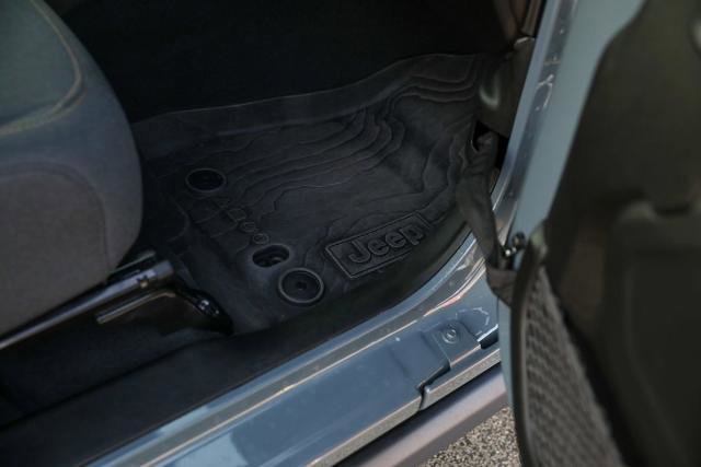 Used 2025 Jeep Wrangler Sport image 30