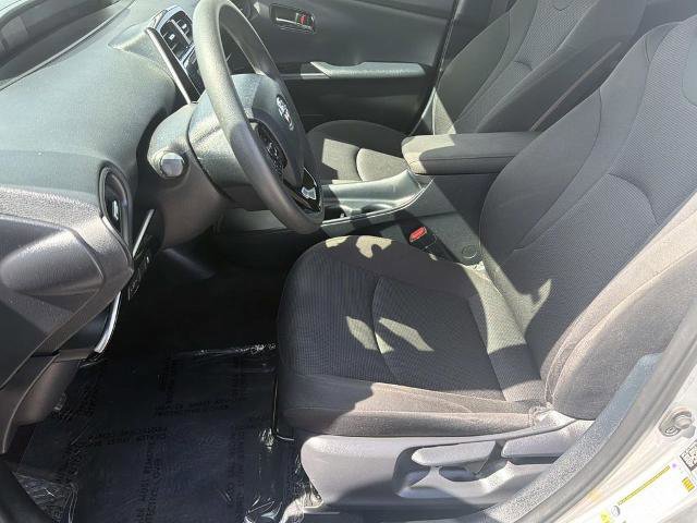 Used 2019 Toyota Prius L Eco w/ Carpet Mat Package image 18