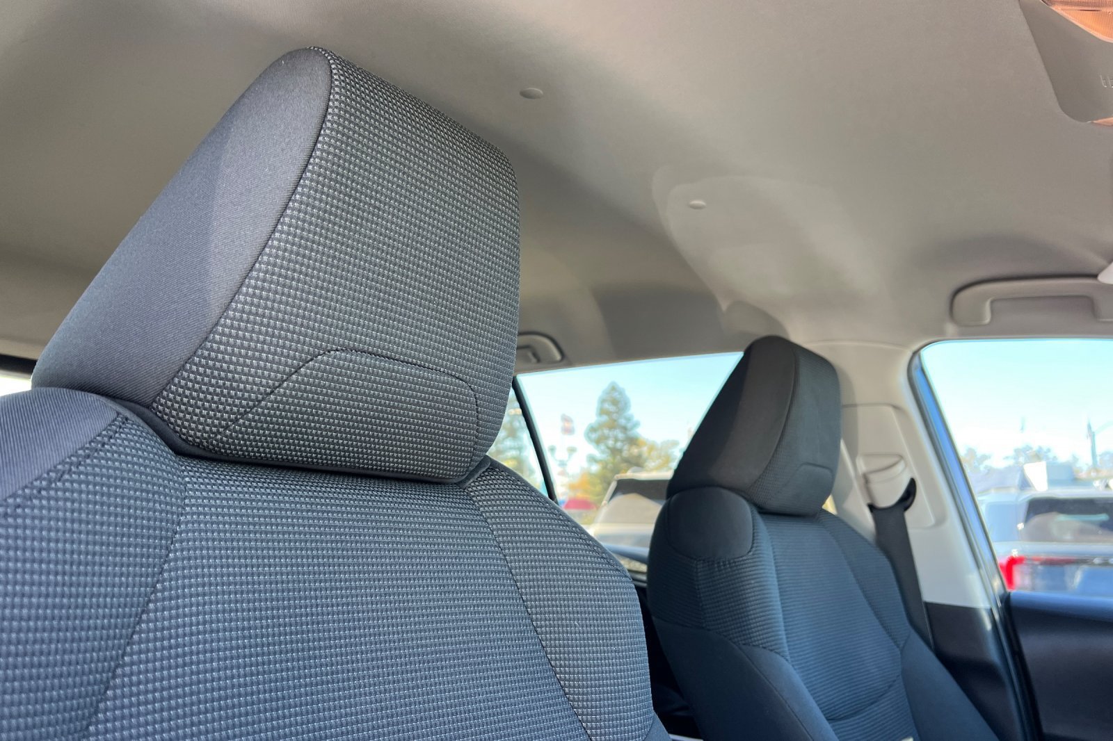 Used 2021 Toyota RAV4 LE FWD image 19