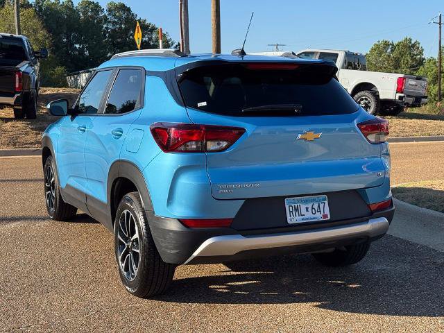 Used 2025 Chevrolet TrailBlazer LT AWD/4WD image 7